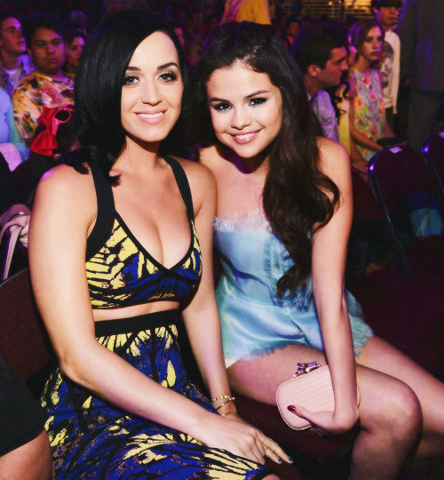 Selena Gomez in Kids Choice Awards 2013