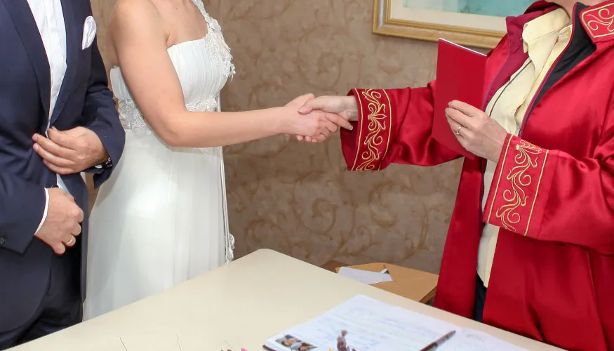 Azərbaycanda nikah yaşı üzrlü səbəblərdən də 1 il azaldılmayacaq