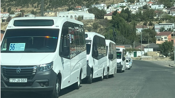 Bayılda köhnə avtobusla sərnişin daşıyan sahibkar yeni avtobusların təkərlərini deşdi