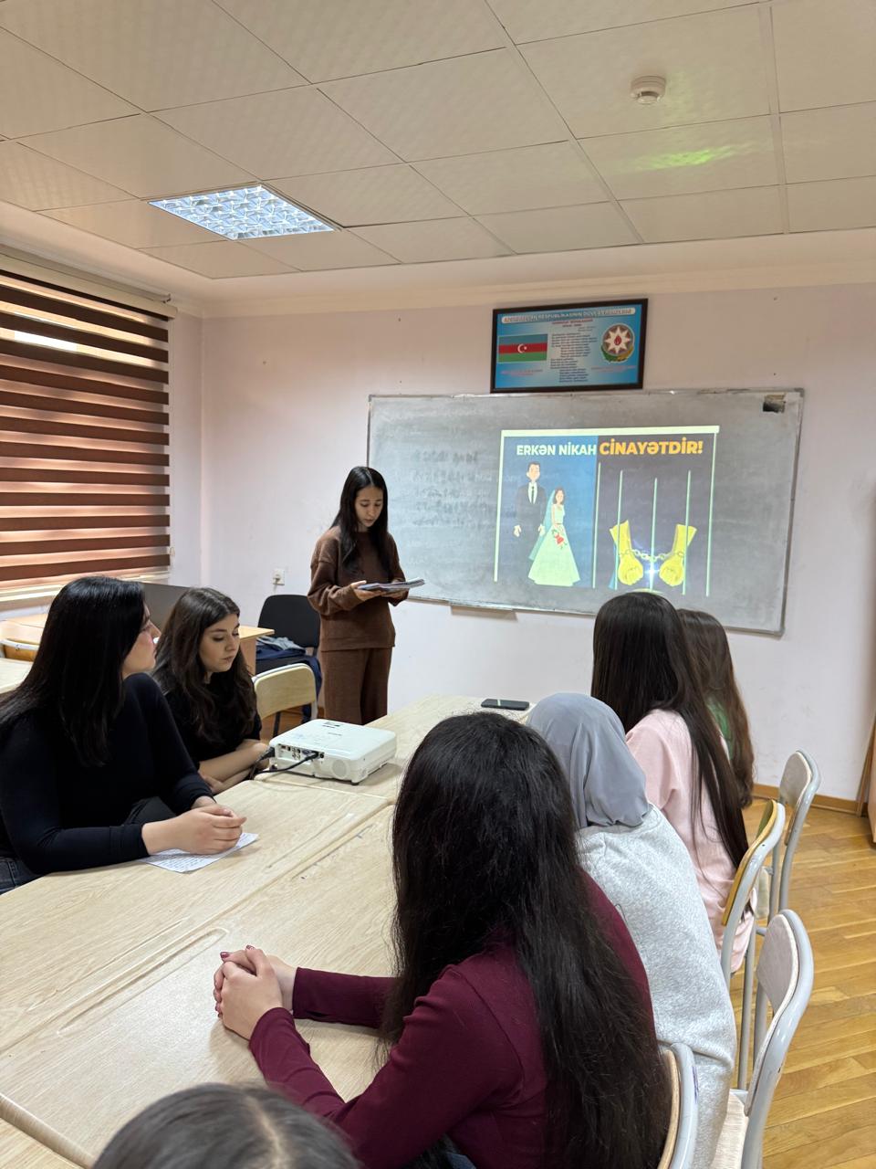 Azəbaycan Texniki Universitetin nəzdində Bakı Texniki Kollecində "Ailə dəyərləri" mövzusunda seminar və "Erkən nikahlar və fəsadları" barədə təqdimat keçirildi.